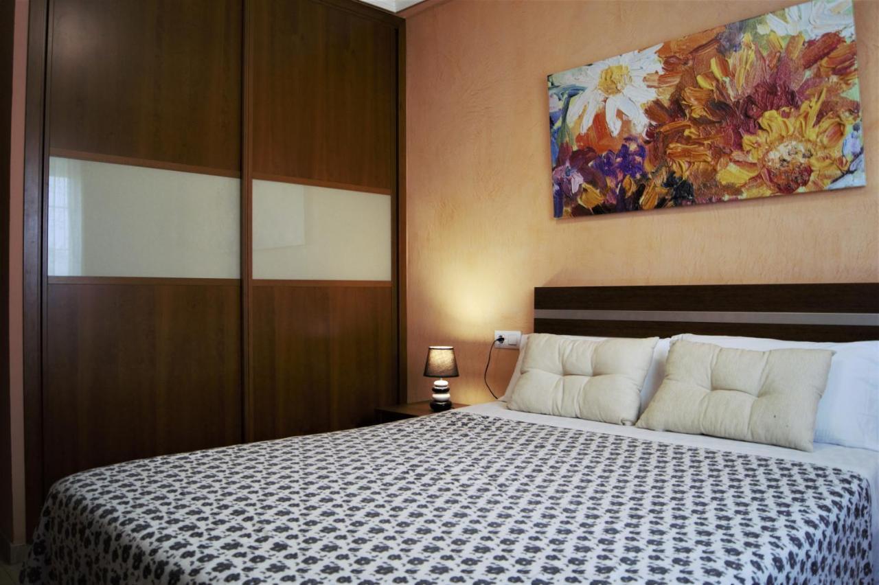 Amplio Piso 8 Mts Mezquita - Wifi - A/C - Parking Cordoba Exterior photo
