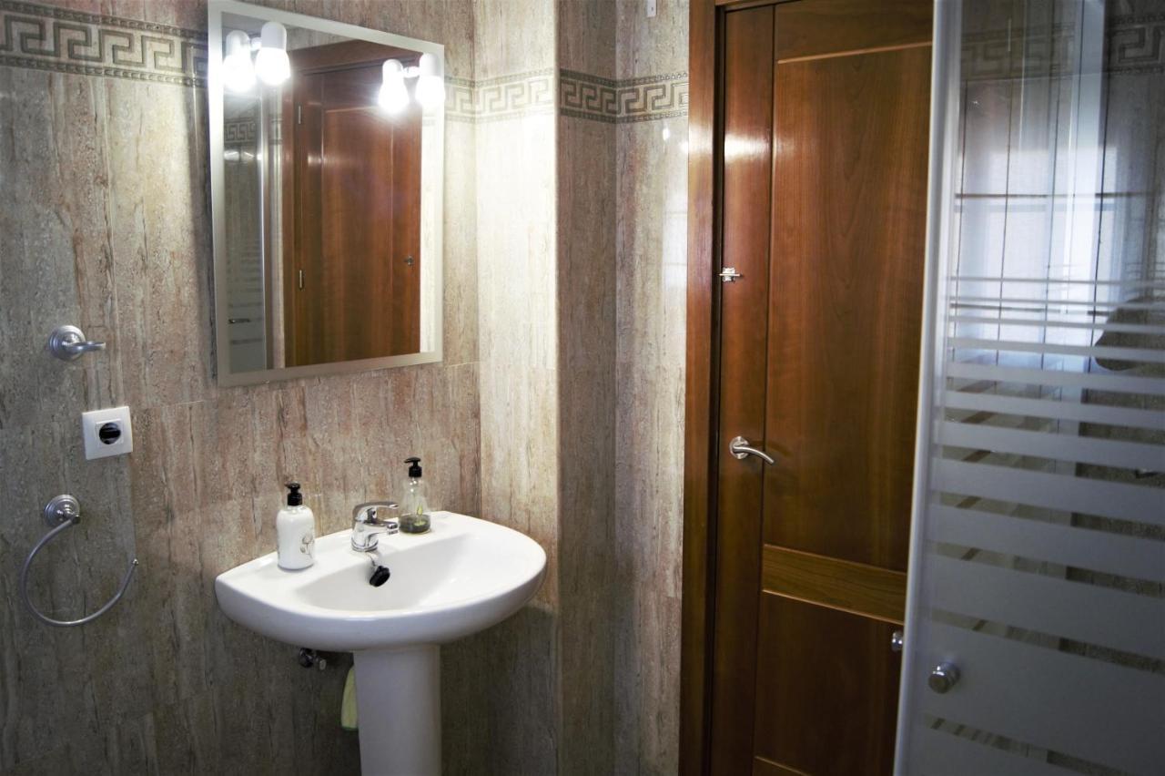 Amplio Piso 8 Mts Mezquita - Wifi - A/C - Parking Cordoba Exterior photo